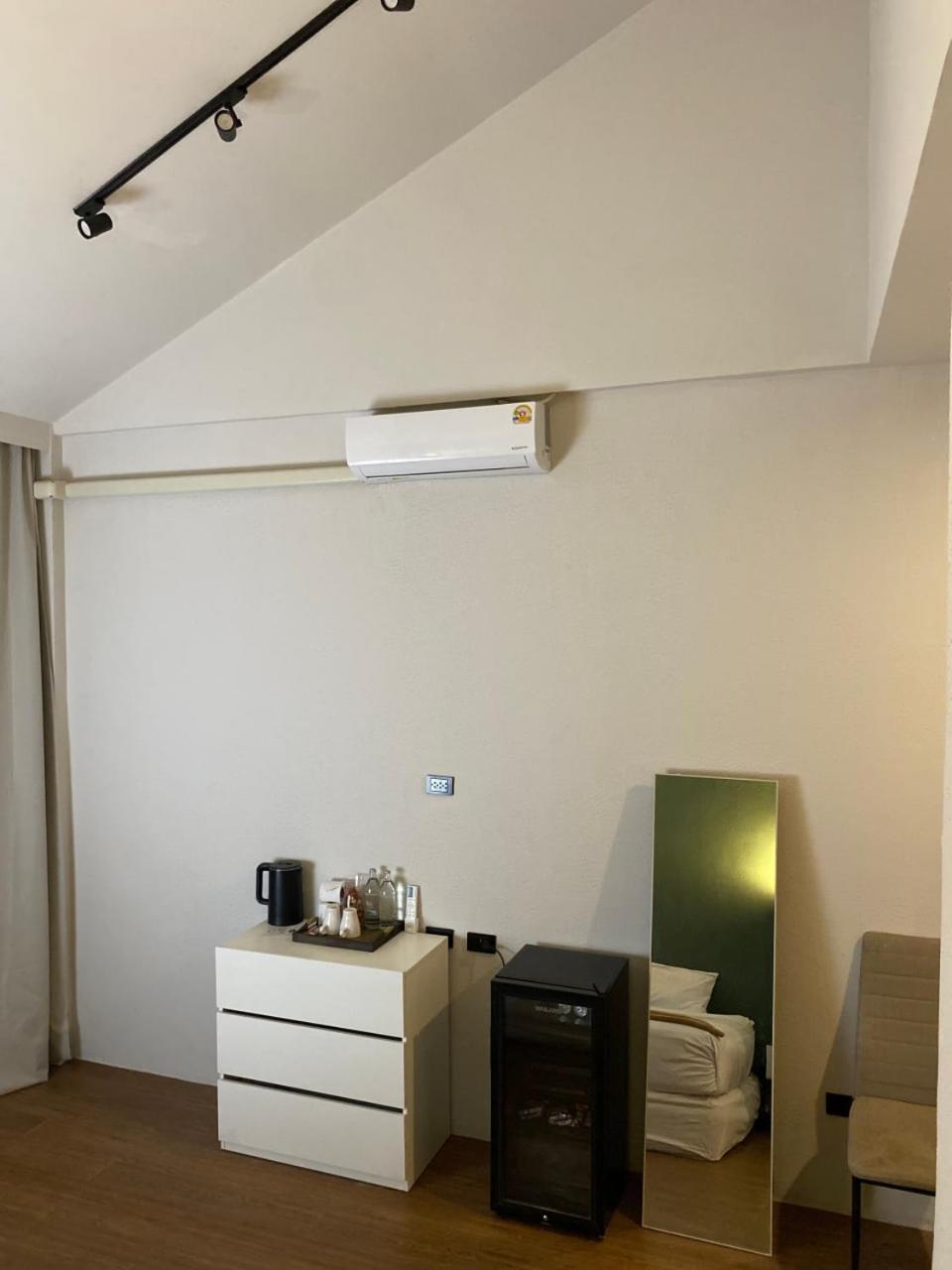 Centerpoint Hotel & Plaza Thong Sala Esterno foto